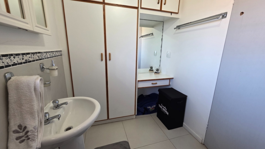 3 Bedroom Property for Sale in Hartenbos Central Western Cape